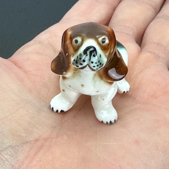 Vintage Small Basset Hounds Set of 3 Dog Puppies
Ceramics Glossy Shelf Sitters - Picture 7 of 11